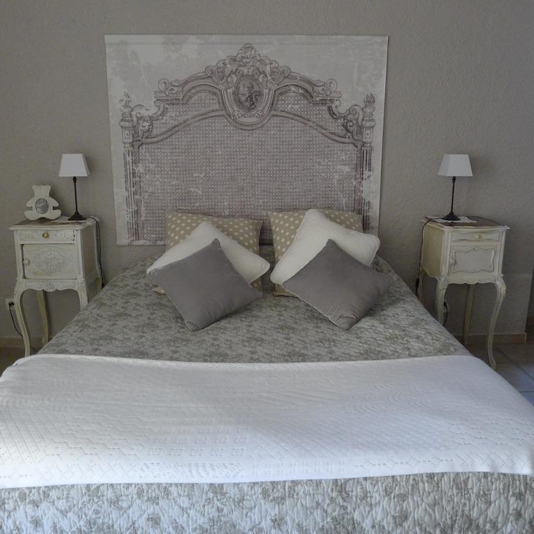 Hotel Domaine De La Manse Villeneuve-de-Berg Camera foto